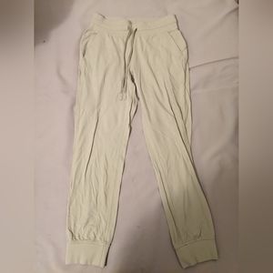 Lululemon capris
